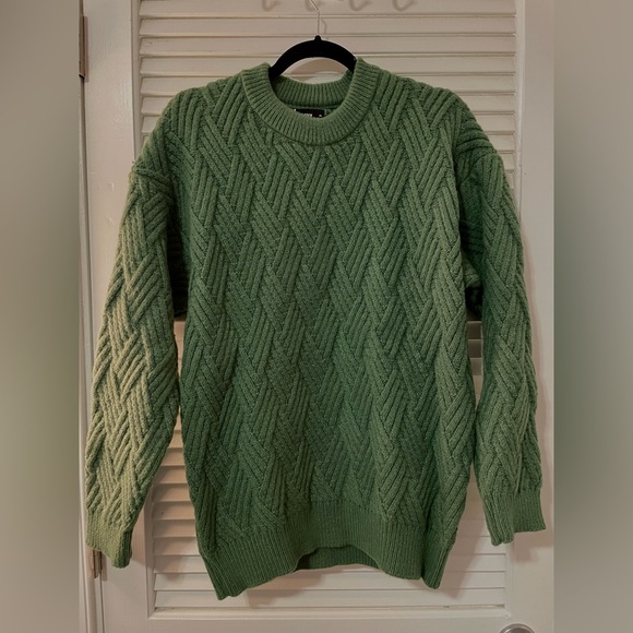 Green knitted thick cozy long sleeve sweater - Picture 1 of 3